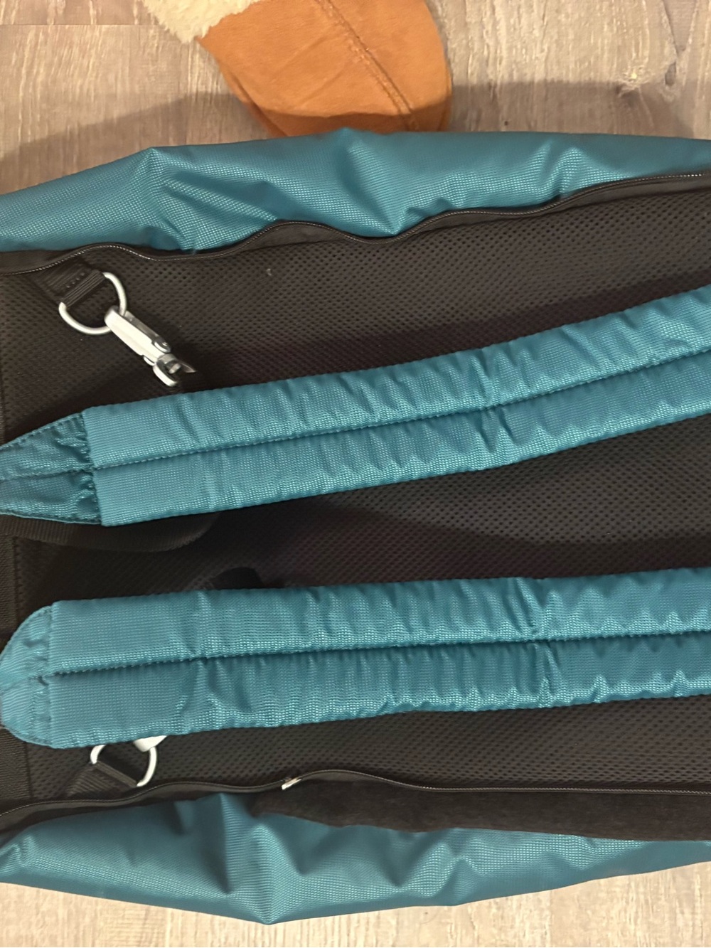 Tumi Teal Travel Duffel / backpack 
Very roomy to store things in very sturdy - Picture 6 of 13